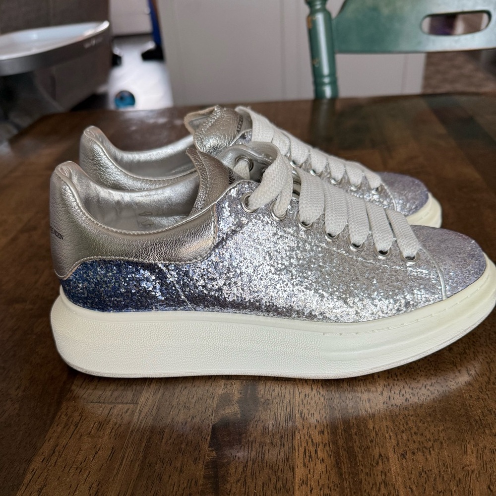 ALEXANDER MCQUEEN BLUE OMBRÉ GLITTER SNEAKER